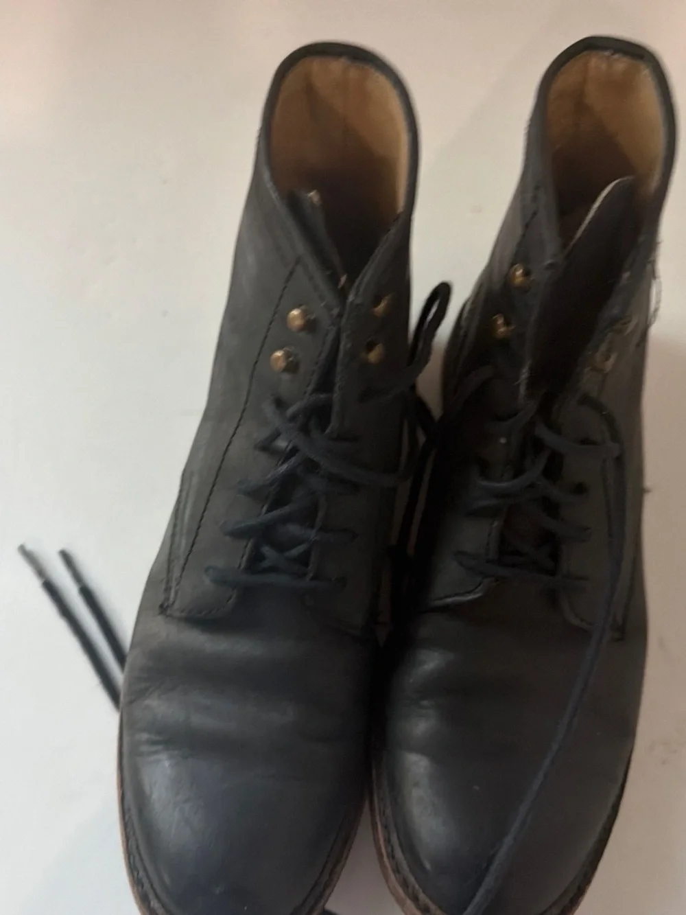 Frye James Lace Up Distressed Black Leather Boots size 6,5 Excellent Condition